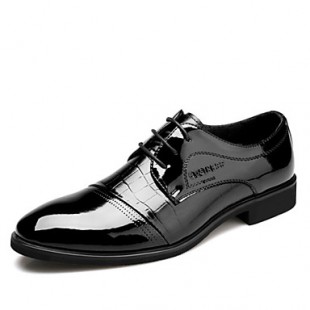 Men's Spring / Summer / Fall / Winter Comfort / Round Toe / Closed Toe Patent Leather Casual Flat Heel Lace-up Black / Brown  